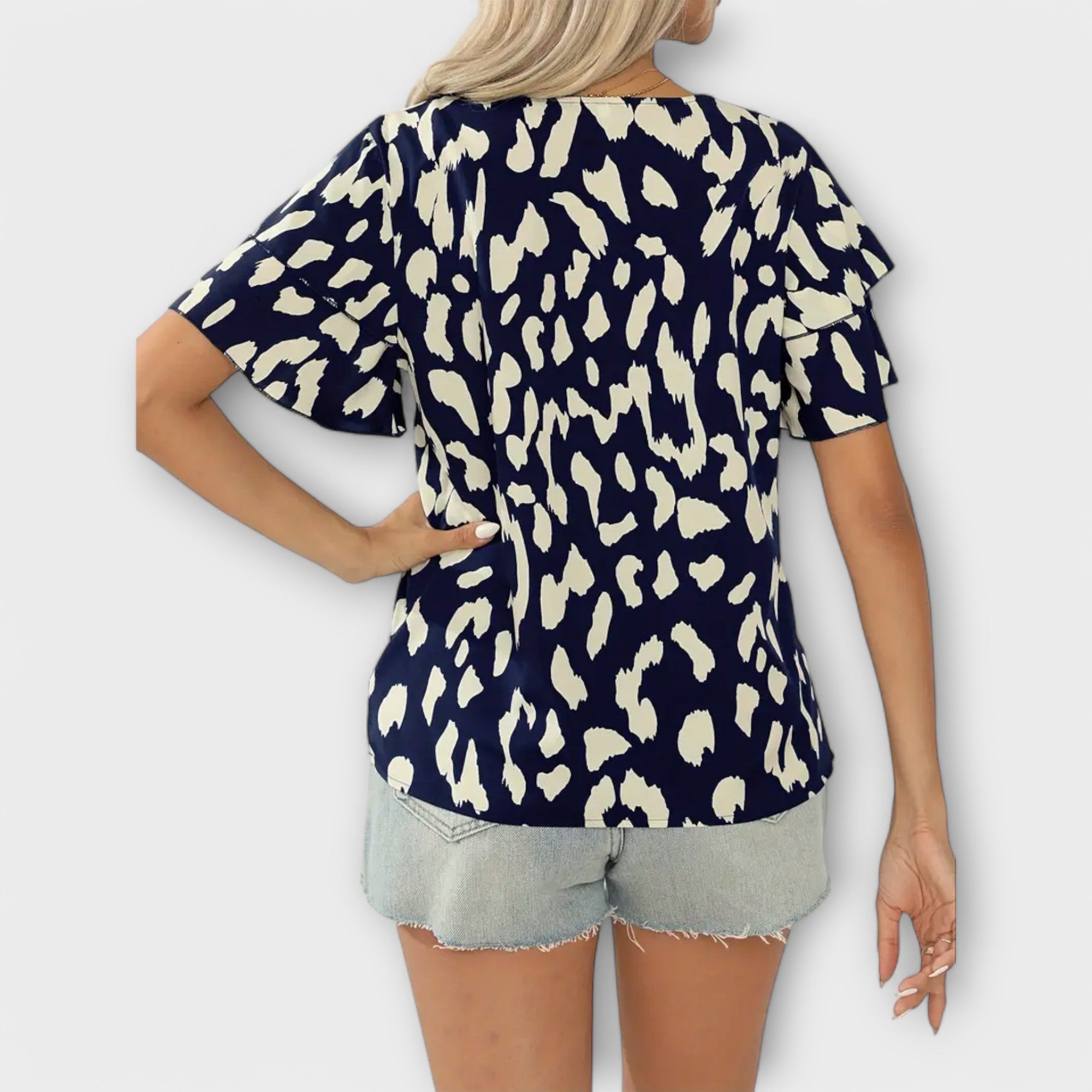 Evelyn – Casual stijl blouse met een elegante touch