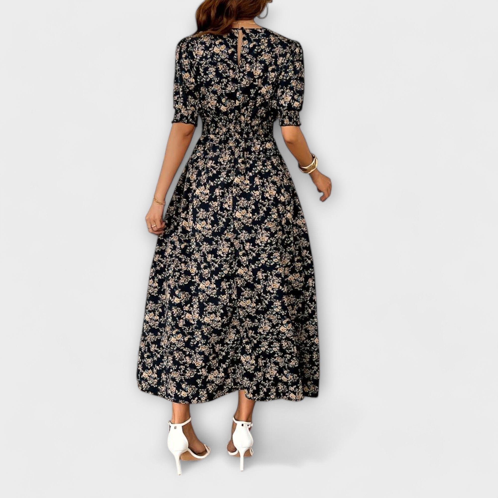 Clara – Tijdloze jurk met bloemenprint